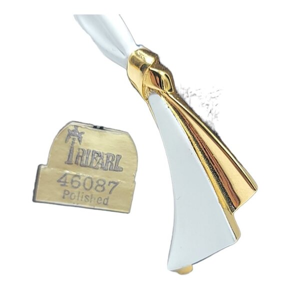 Trifari White Enamel Mid Century Abstract Scarf Ribbon Brooch New Old Stock - Picture 3 of 4